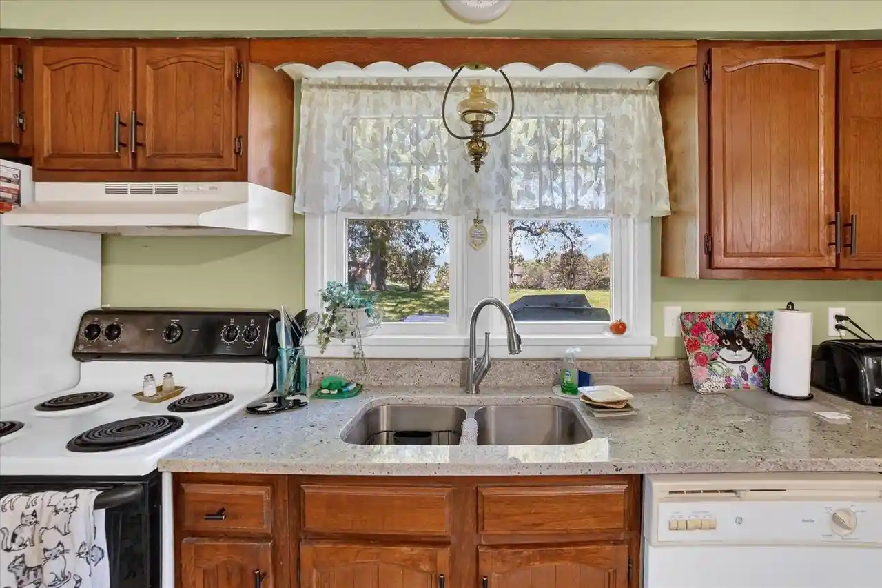 Photo 4 of Single family home for sale at 559 Shearer St, Edgerton, WI 53534 | MLS# 2033965 | Listing updated on 2026-10-04