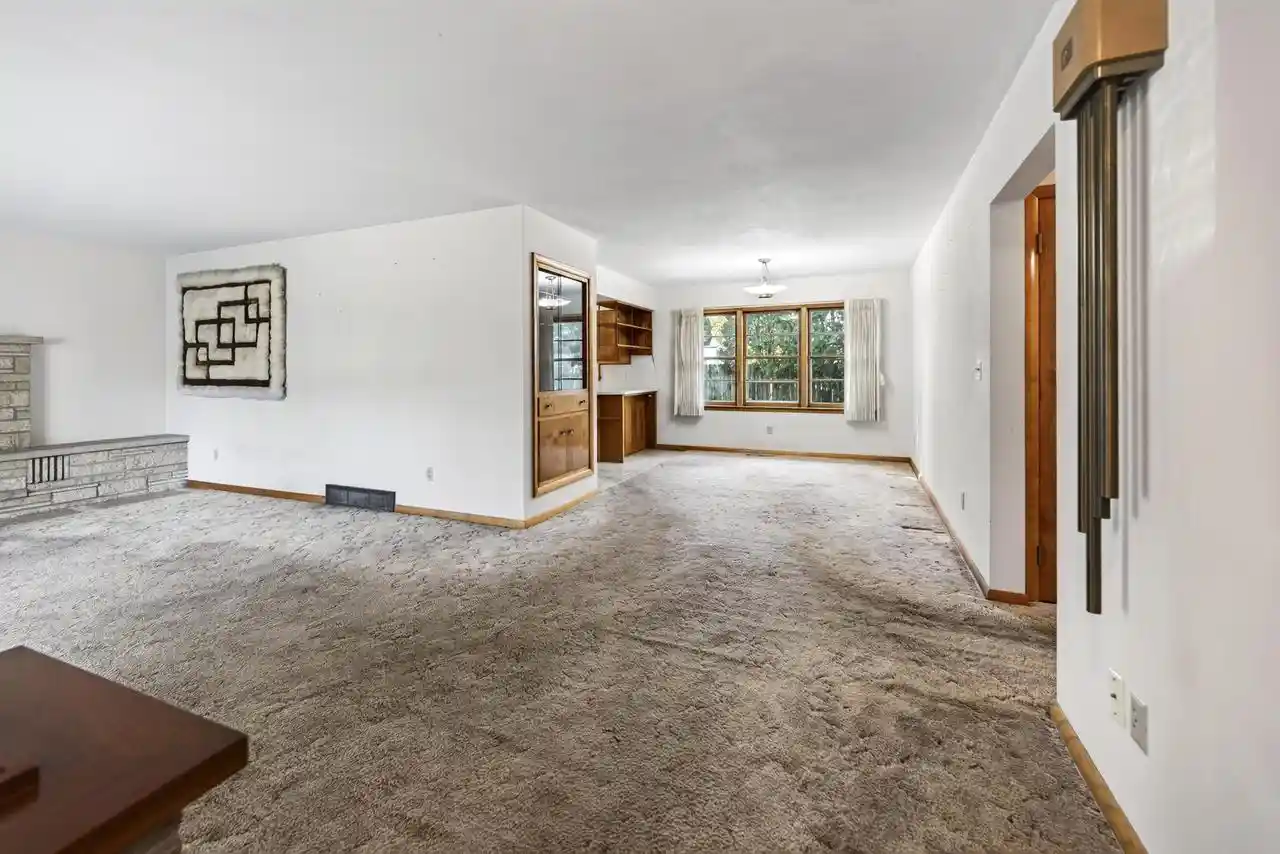 Photo 3 of Single family home for sale at 920 Zeisler St, La Crosse, WI 54601 | MLS# 1983280 | Listing updated on 2026-10-04