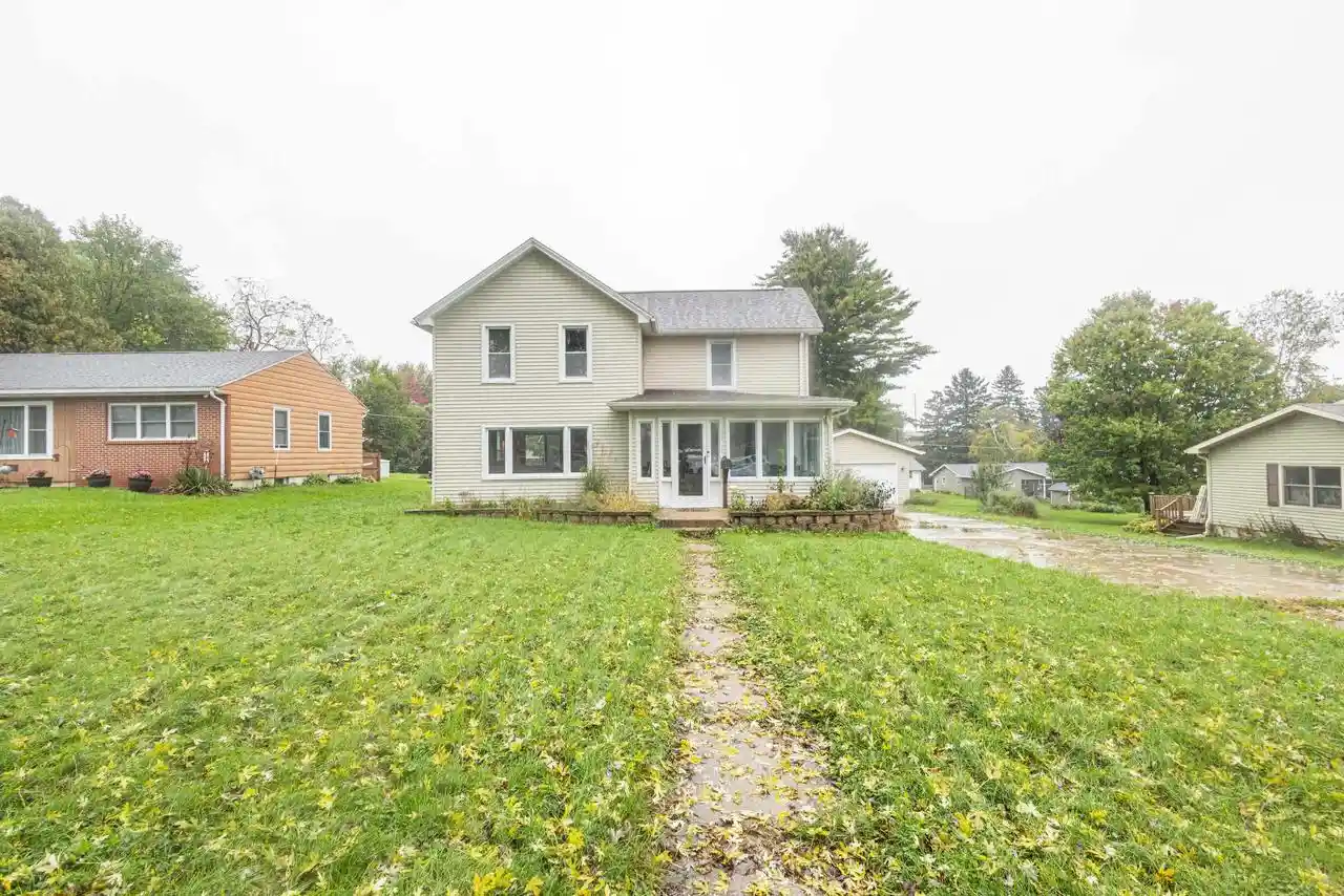 Photo 1 of Single family home for sale at 126 E North St, Dodgeville, WI 53533 | MLS# 2033976 | Listing updated on 2026-10-04