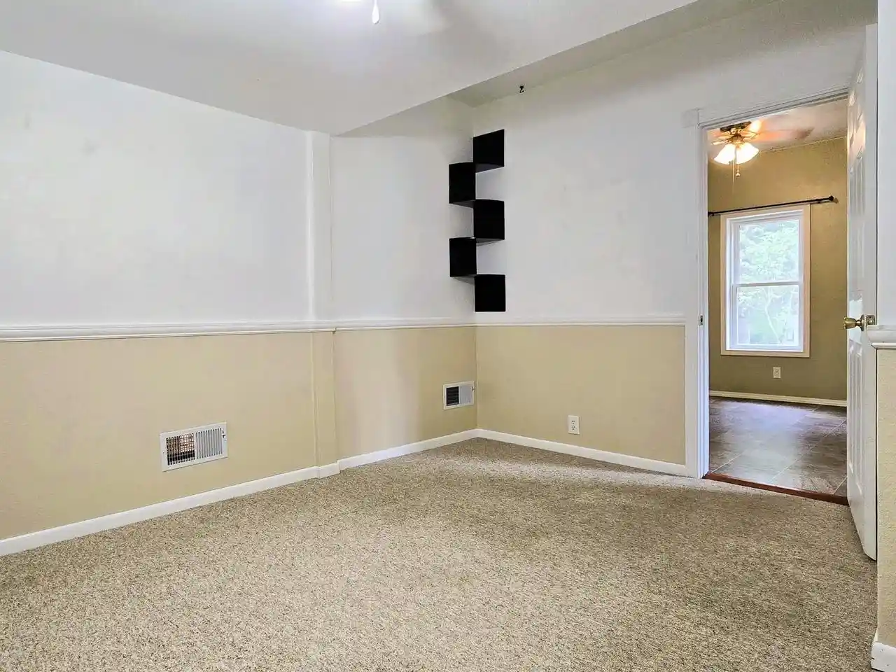 Photo 3 of Single family home for sale at 515 E South St, Richland Center, WI 53581 | MLS# 2033984 | Listing updated on 2026-10-05