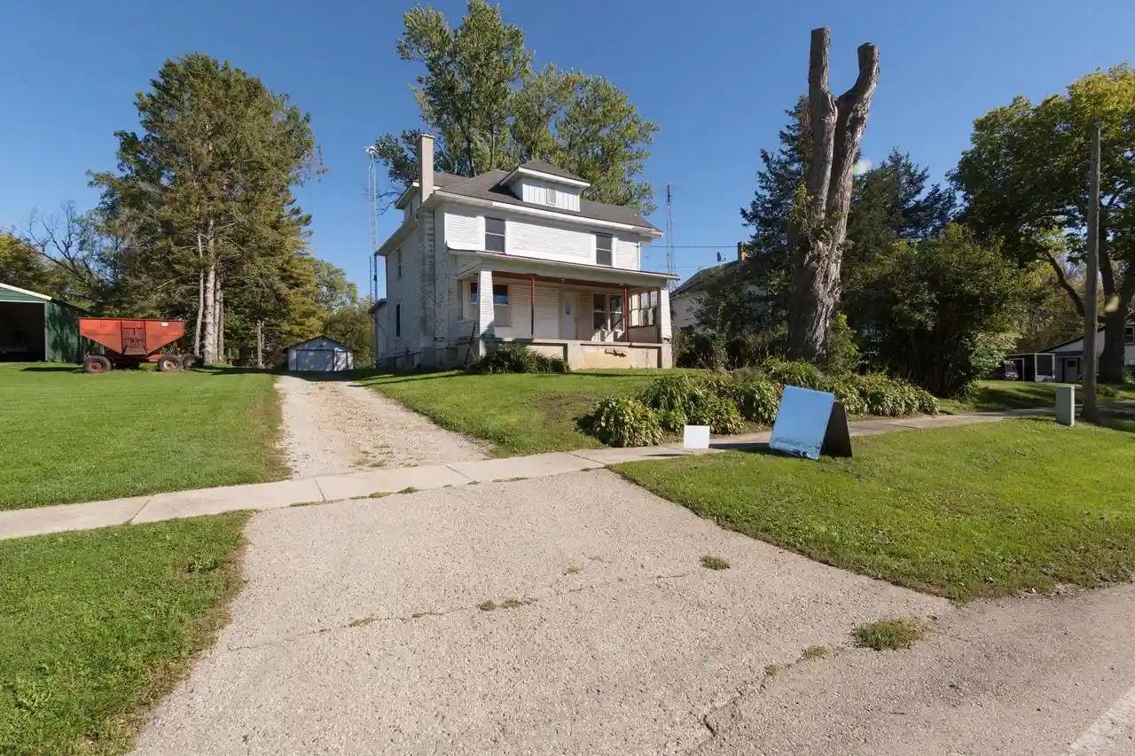 Photo 1 of Single family home for sale at 125 South St, Lowell, WI 53557 | MLS# 1983289 | Listing updated on 2026-10-05
