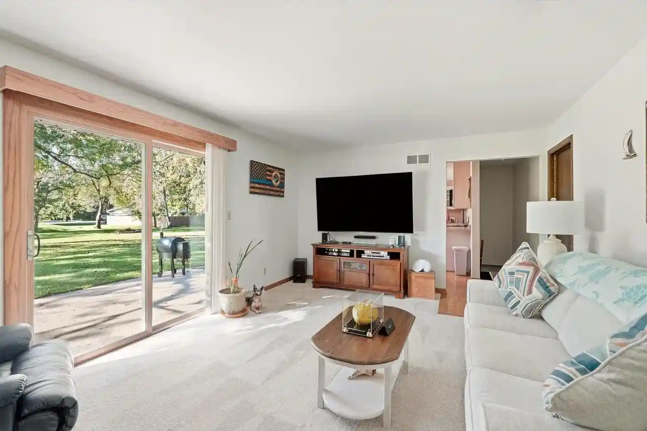 Photo 3 of Single family home for sale at S55w23639 Hickory Ridge Dr, Waukesha, WI 53189 | MLS# 1983292 | Listing updated on 2026-10-05