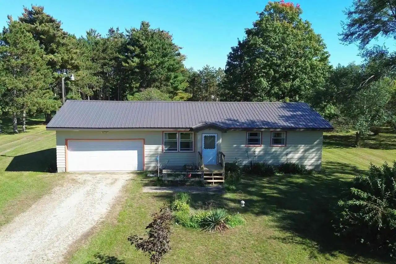 Single family home for sale at N2426 County Rd Gg, Brodhead, WI 53520 | MLS# 2033990