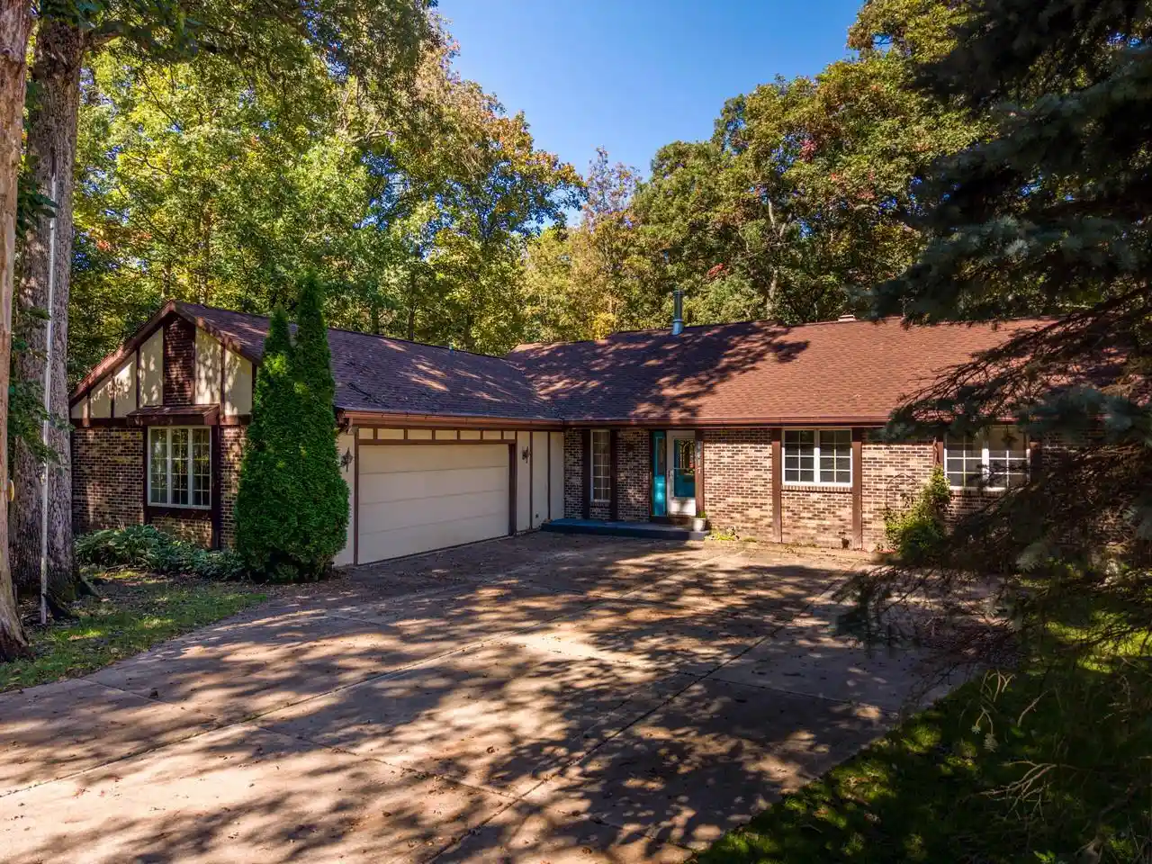 Photo 1 of Single family home for sale at 4417 N Galaxy Dr, Janesville, WI 53546 | MLS# 2033993 | Listing updated on 2026-10-05