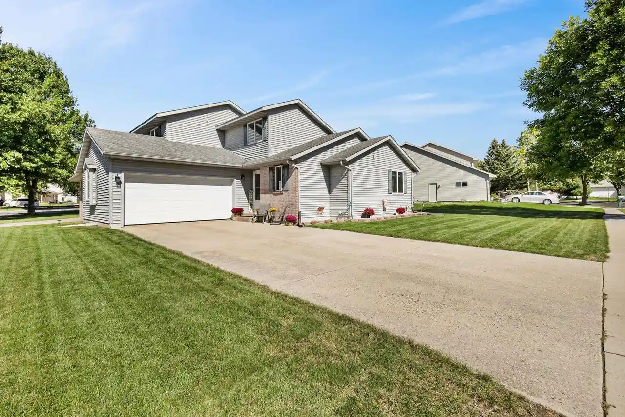 Photo 1 of Single family home for sale at 636 Constitution Ln, Deforest, WI 53532 | MLS# 2034000 | Listing updated on 2026-10-06