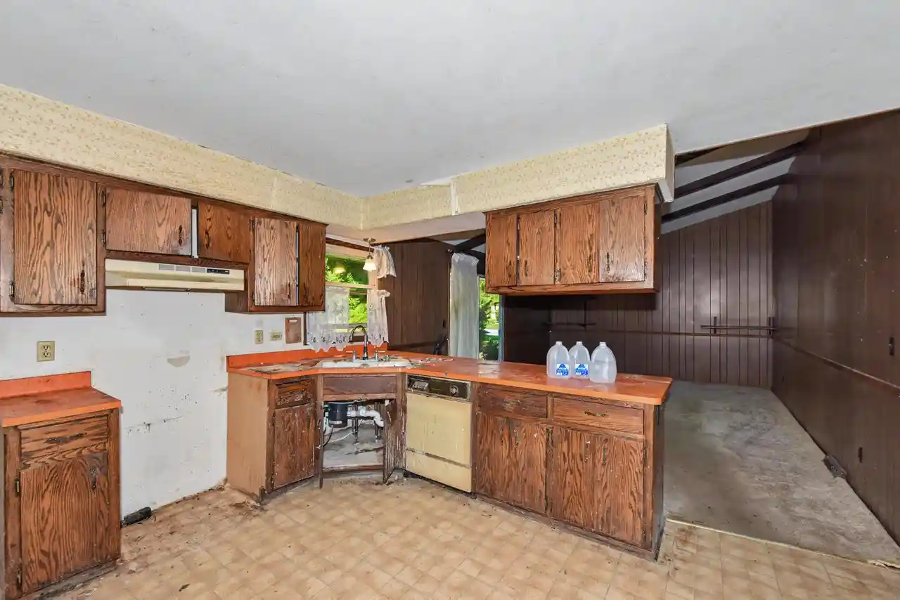 Photo 1 of Single family home for sale at 14870 W Kingsway Dr, New Berlin, WI 53151 | MLS# 1983317 | Listing updated on 2026-10-08