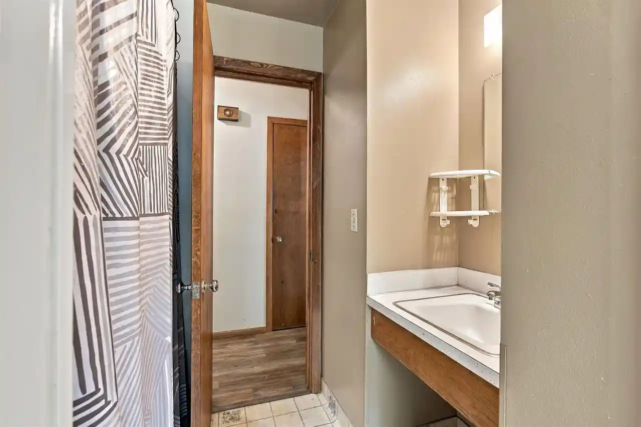 Photo 2 of Single family home for sale at 1011 S Bluemound Dr, Appleton, WI 54914 | MLS# 50333736 | Listing updated on 2026-10-06