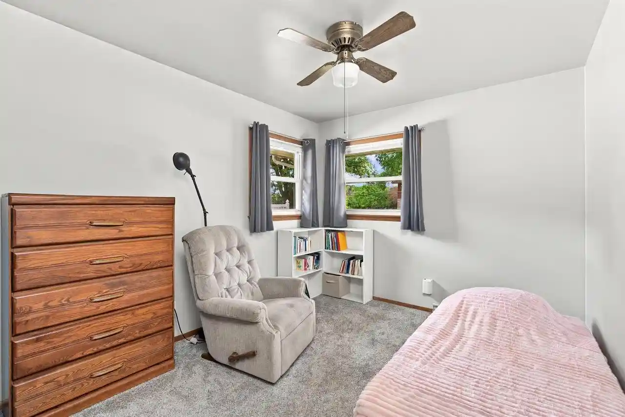 Photo 3 of Single family home for sale at 1011 S Bluemound Dr, Appleton, WI 54914 | MLS# 50333736 | Listing updated on 2026-10-06