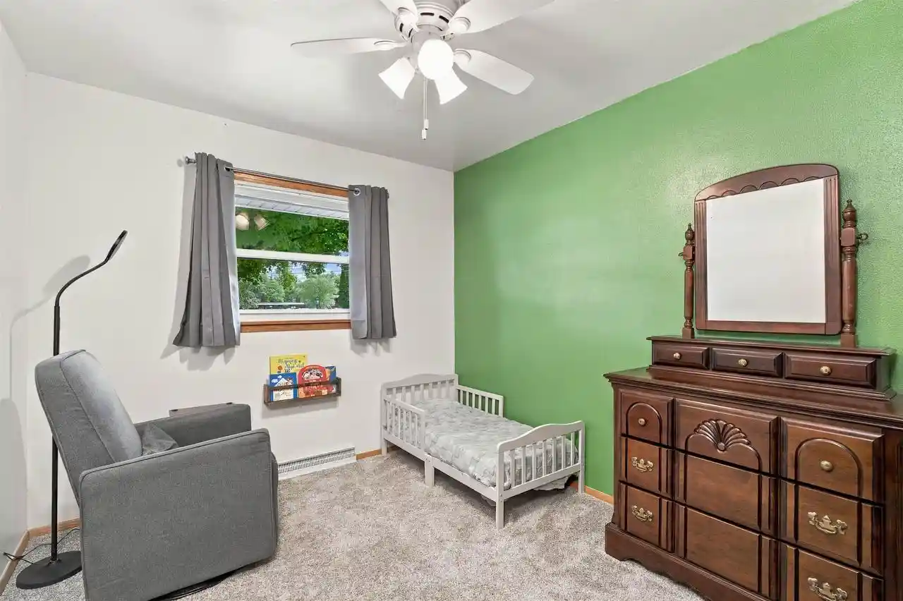 Photo 4 of Single family home for sale at 1011 S Bluemound Dr, Appleton, WI 54914 | MLS# 50333736 | Listing updated on 2026-10-06