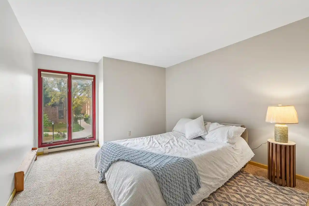 Photo 4 of Condo for sale at 1906 E Shorewood Blvd #265, Milwaukee, WI 53211 | MLS# 1983329 | Listing updated on 2026-10-10