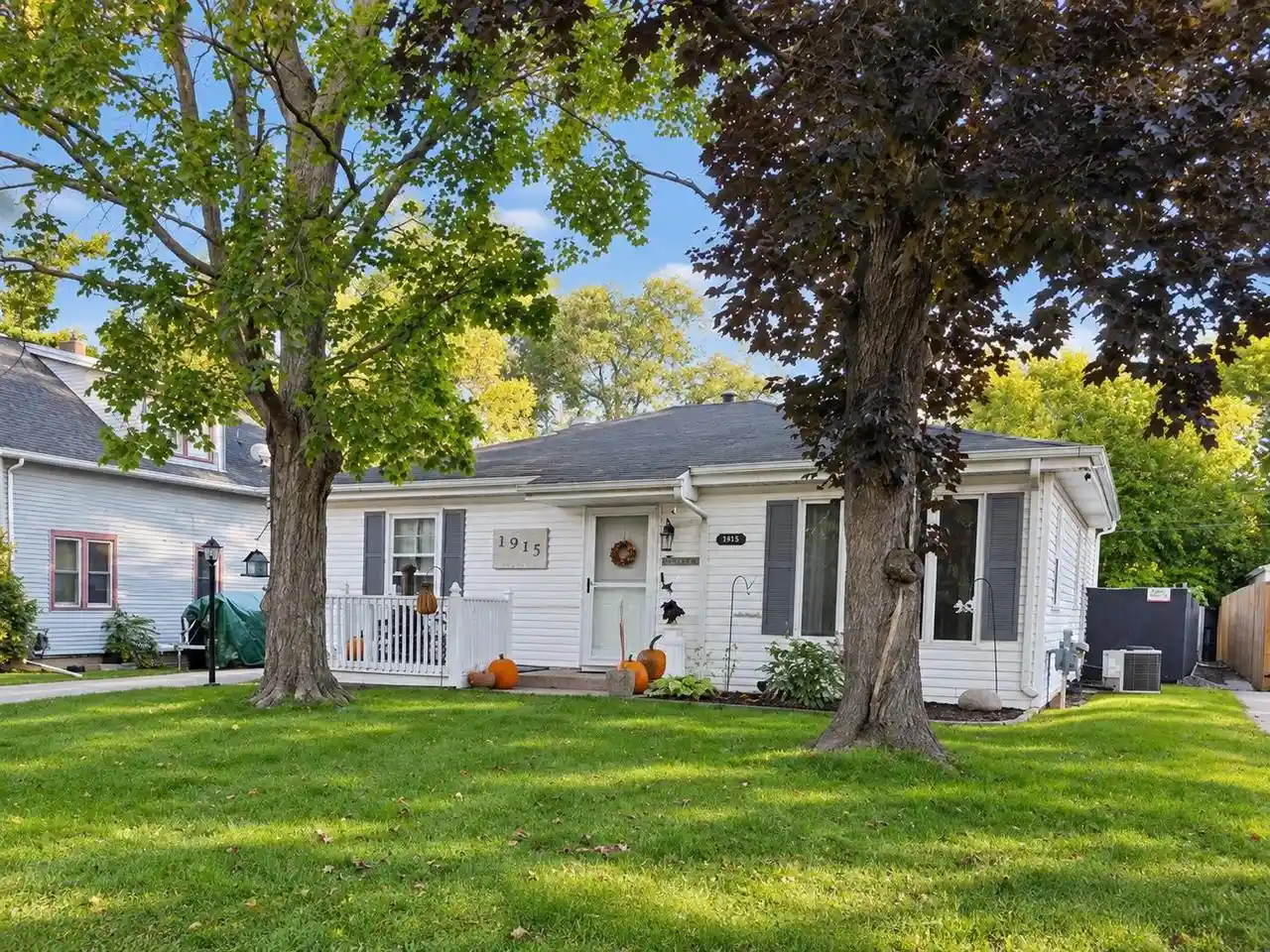 Photo 1 of Single family home for sale at 1915 Glen Ave, Beloit, WI 53511 | MLS# 2034008 | Listing updated on 2026-10-06