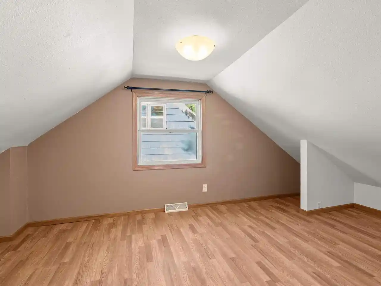 Photo 3 of Single family home for sale at 520 S 27th Street, Sheboygan, WI 53081 | MLS# 2034009 | Listing updated on 2026-10-07