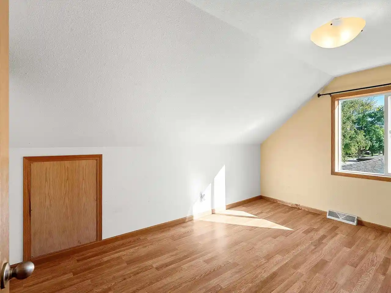 Photo 3 of Single family home for sale at 520 S 27th Street, Sheboygan, WI 53081 | MLS# 2034009 | Listing updated on 2026-10-07