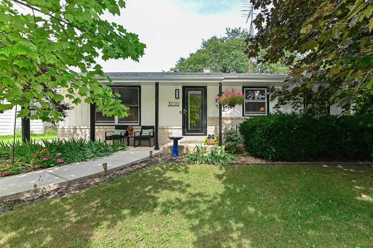 Photo 1 of Single family home for sale at 3020 Navajo Trl, Caledonia, WI 53404 | MLS# 1983338 | Listing updated on 2026-10-06