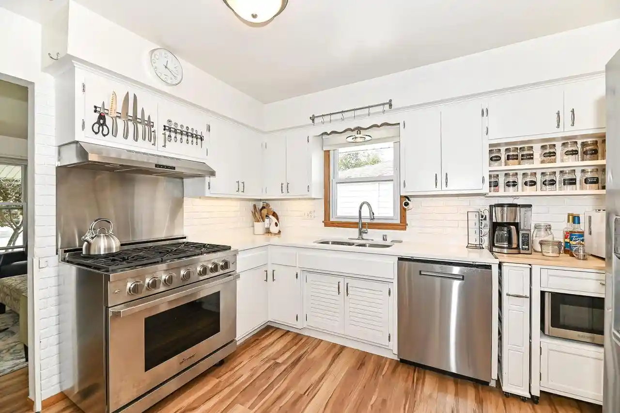Photo 2 of Single family home for sale at 3020 Navajo Trl, Caledonia, WI 53404 | MLS# 1983338 | Listing updated on 2026-10-06