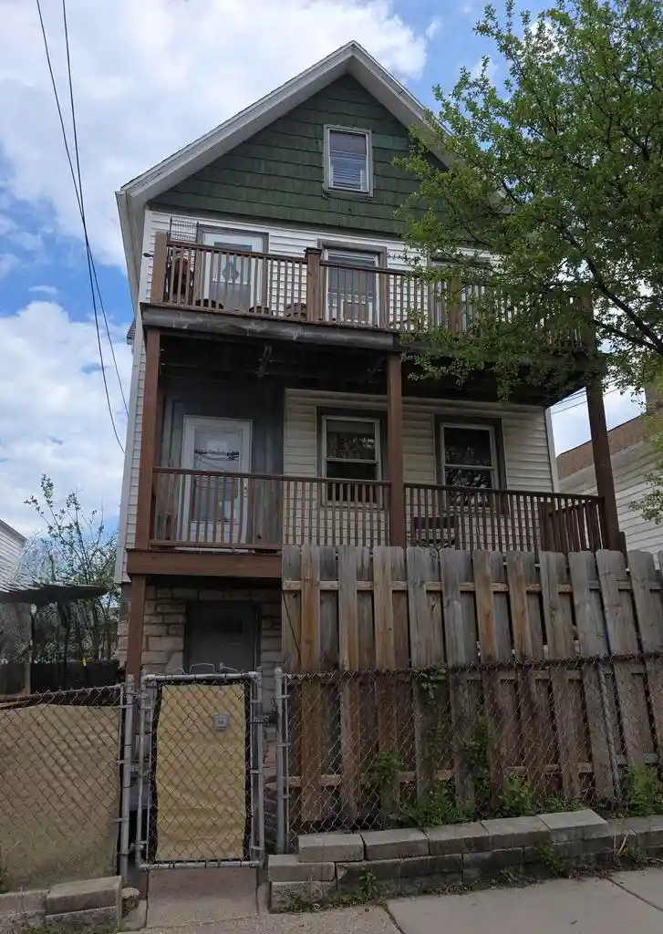 Photo 4 of Multi family home for sale at 1817 N Humboldt Ave #1838, Milwaukee, WI 53202 | MLS# 1983346 | Listing updated on 2026-10-05