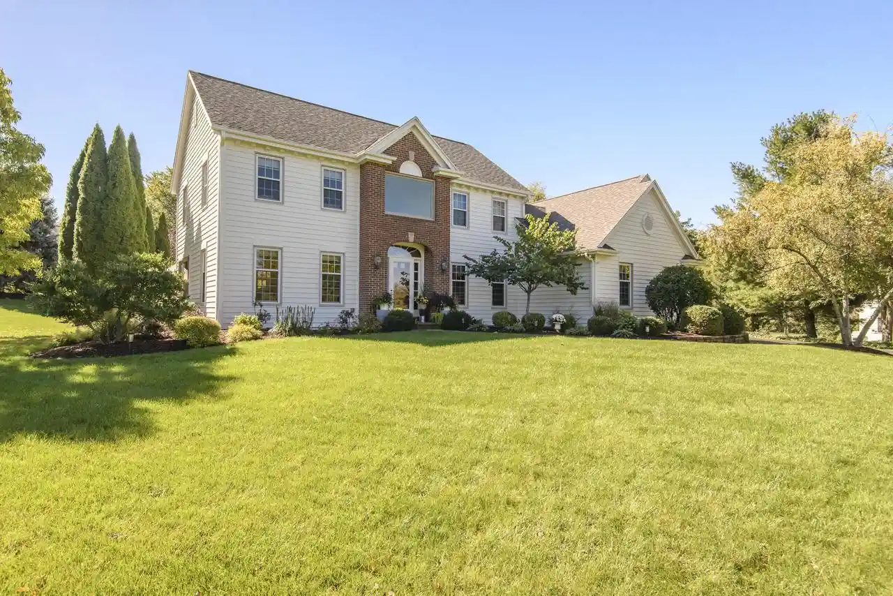 Photo 1 of Single family home for sale at W302n1609 Crooked Crk Ct, Pewaukee, WI 53072 | MLS# 1983351 | Listing updated on 2026-10-09