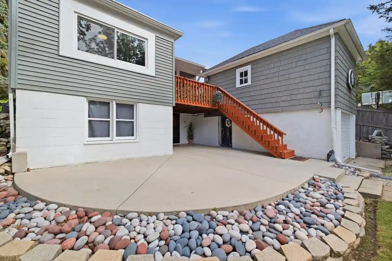 Photo 4 of Single family home for sale at 1059 Walnut St, West Bend, WI 53095 | MLS# 1983358 | Listing updated on 2026-10-09