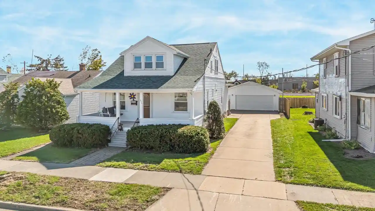 Photo 1 of Single family home for sale at 635 5th Street, Menasha, WI 54952 | MLS# 50333741 | Listing updated on 2026-10-06
