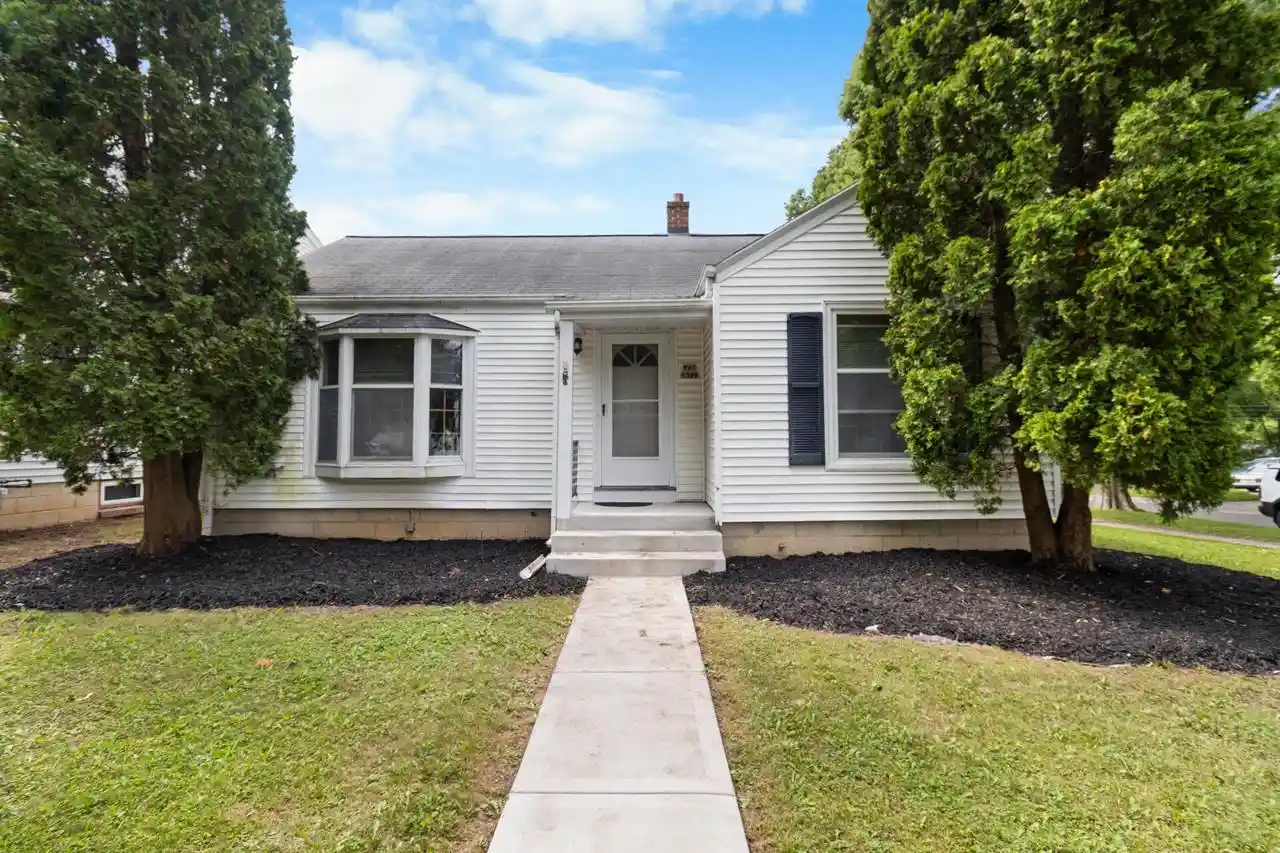 Single family home for sale at W63n399 Hillcrest Ave, Cedarburg, WI 53012 | MLS# 1983373