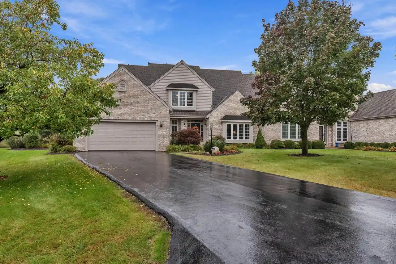 Photo 1 of Condo for sale at 10601 N Hidden Reserve Cir, Mequon, WI 53092 | MLS# 1983382 | Listing updated on 2026-10-10