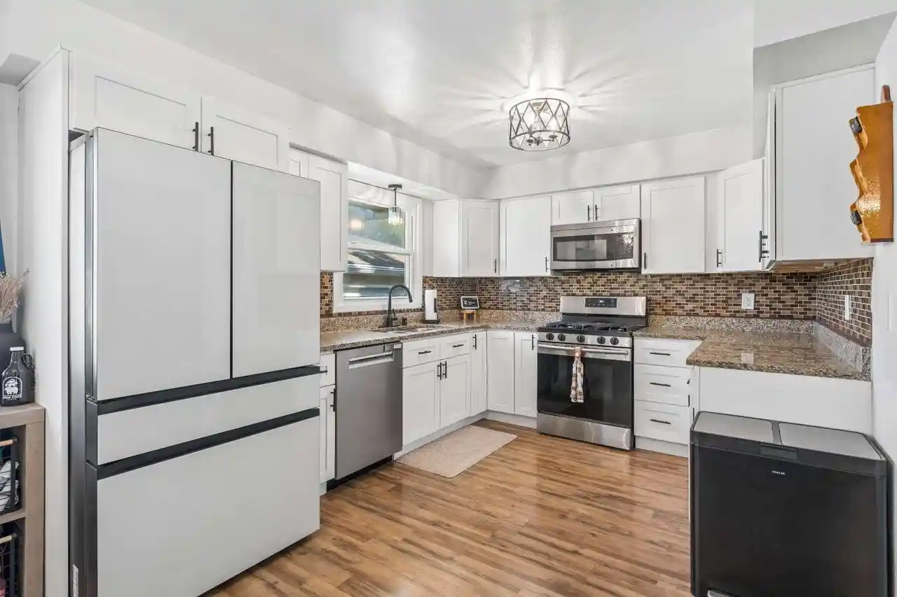 Photo 2 of Single family home for sale at 2940 Lake Vista Ct, Caledonia, WI 53402 | MLS# 1983385 | Listing updated on 2026-10-05