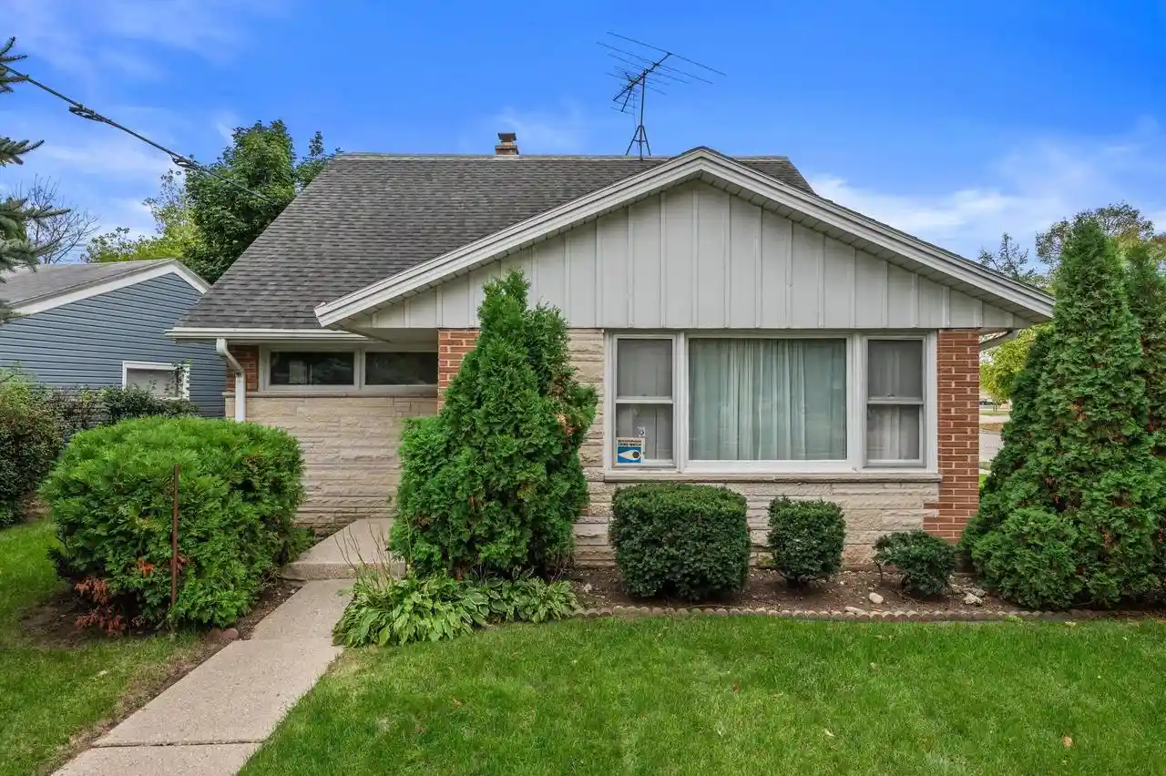 Single family home for sale at 9215 W Swan Cir, Milwaukee, WI 53225 | MLS# 1983403