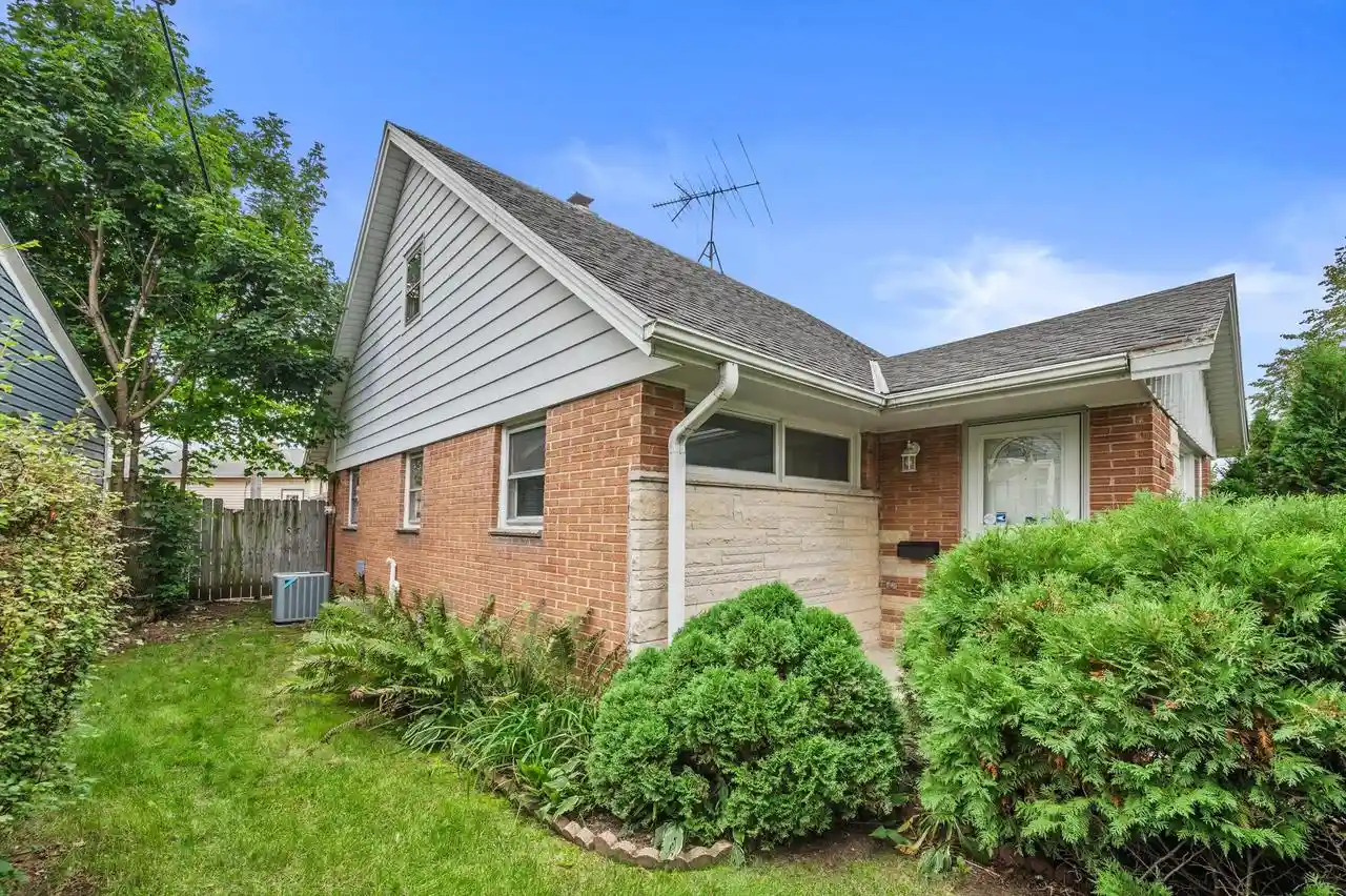 Photo 1 of Single family home for sale at 9215 W Swan Cir, Milwaukee, WI 53225 | MLS# 1983403 | Listing updated on 2026-10-22
