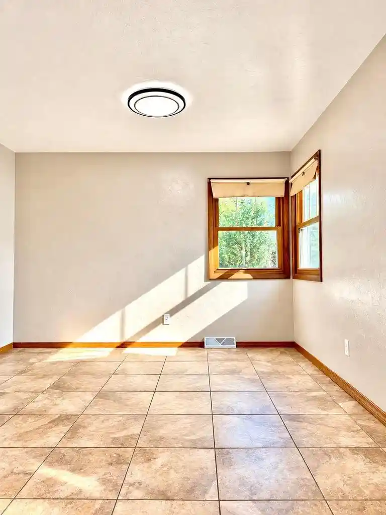 Photo 1 of Single family home for sale at 1141 S Oakland Ave, Green Bay, WI 54304 | MLS# 50333769 | Listing updated on 2026-10-07
