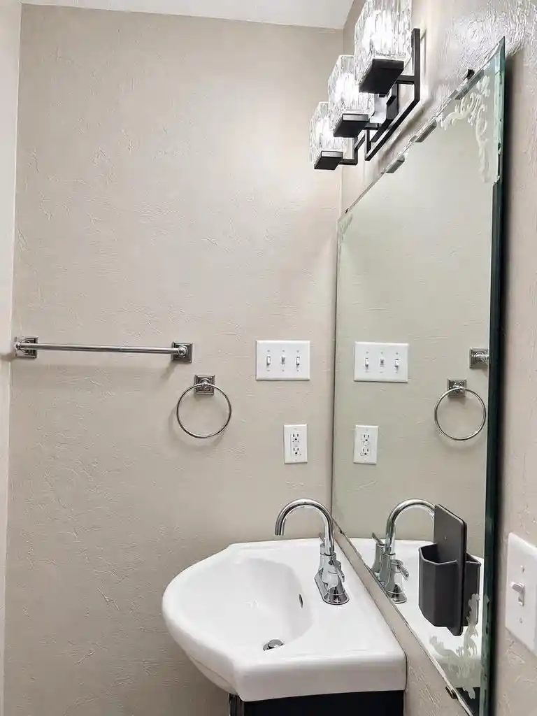 Photo 3 of Single family home for sale at 1141 S Oakland Ave, Green Bay, WI 54304 | MLS# 50333769 | Listing updated on 2026-10-07