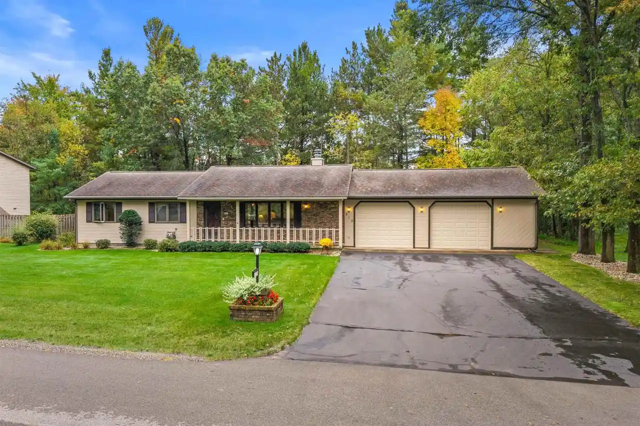 Photo 1 of Single family home for sale at 512 Autumn Ct, Stevens Point, WI 54481 | MLS# 22604947 | Listing updated on 2026-10-08