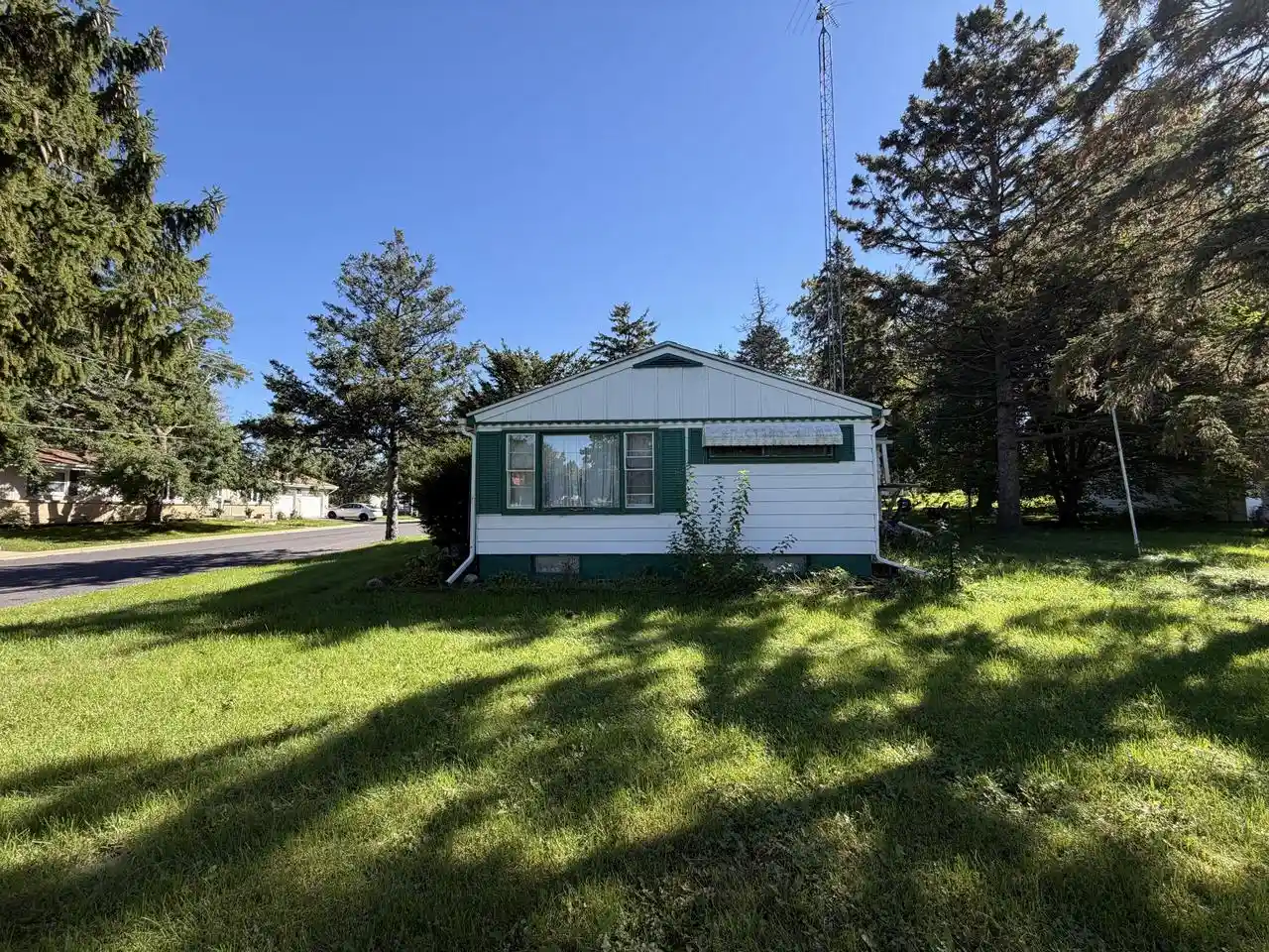 Photo 1 of Single family home for sale at 654 Phoenix St, Delavan, WI 53115 | MLS# 1983413 | Listing updated on 2026-10-05