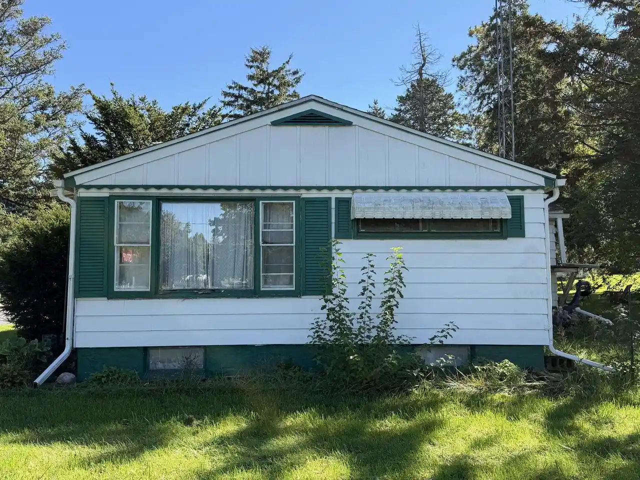 Photo 2 of Single family home for sale at 654 Phoenix St, Delavan, WI 53115 | MLS# 1983413 | Listing updated on 2026-10-05