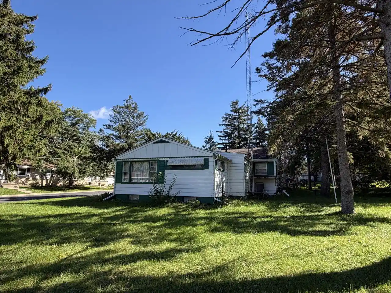 Photo 4 of Single family home for sale at 654 Phoenix St, Delavan, WI 53115 | MLS# 1983413 | Listing updated on 2026-10-05