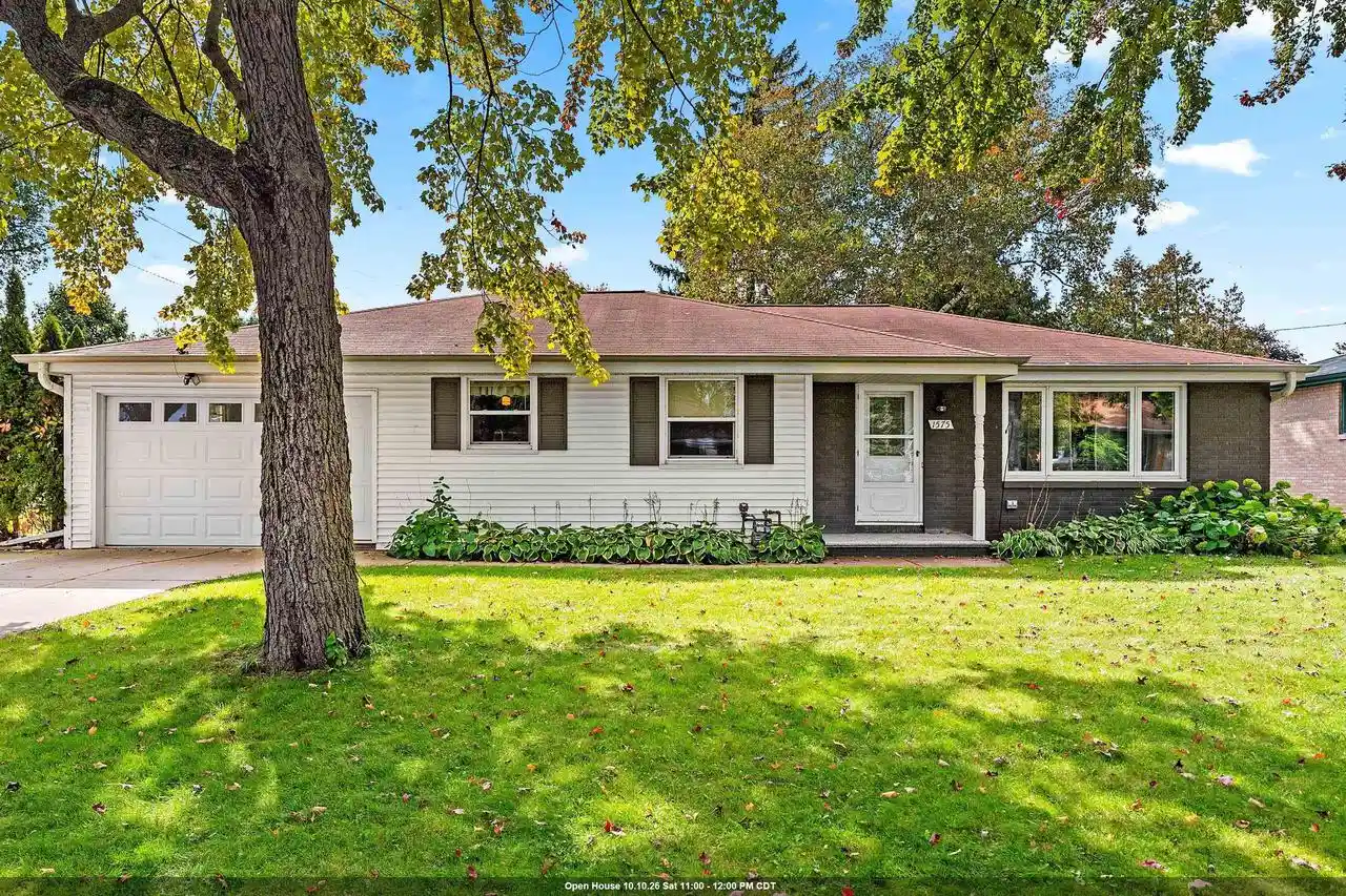 Photo 1 of Single family home for sale at 1575 Forest Glen Dr, Green Bay, WI 54304 | MLS# 50333779 | Listing updated on 2026-10-06