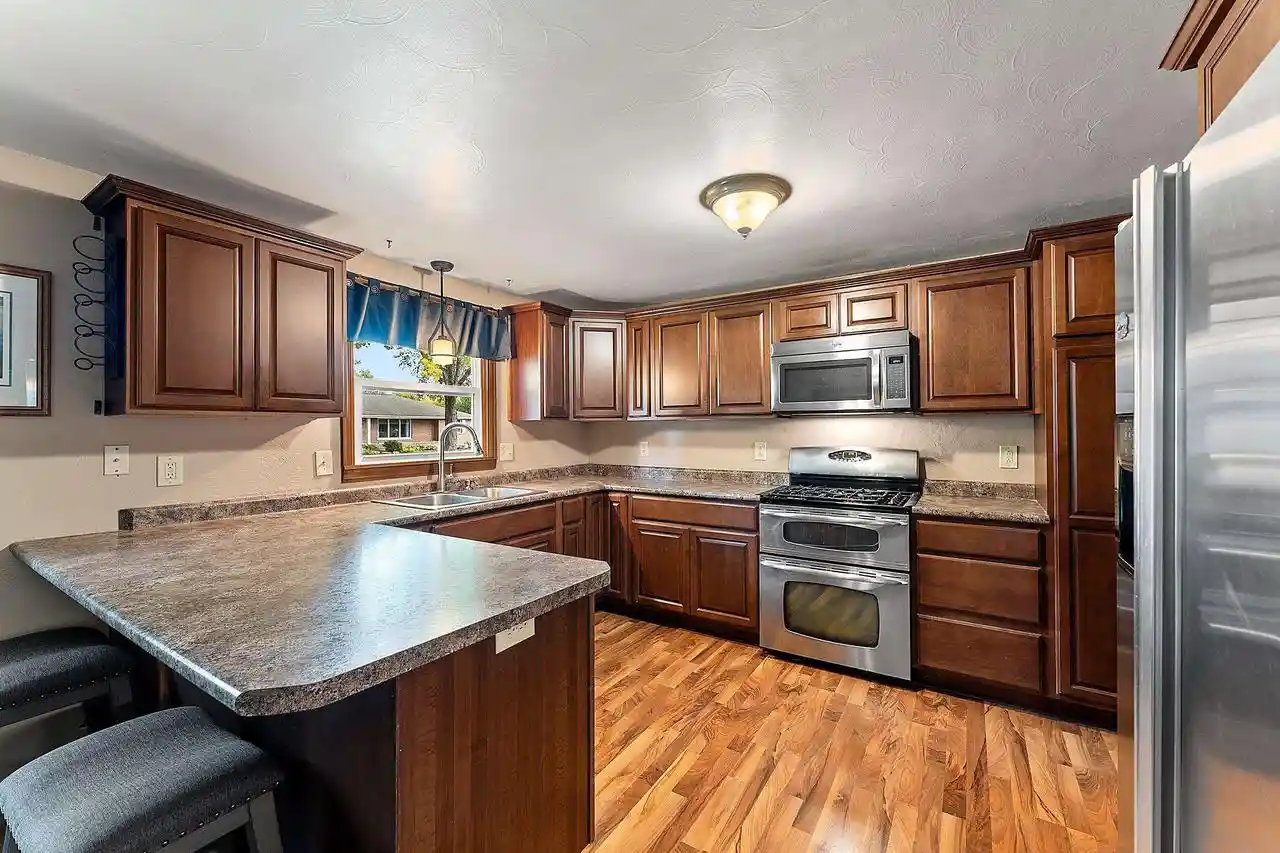 Photo 4 of Single family home for sale at 1575 Forest Glen Dr, Green Bay, WI 54304 | MLS# 50333779 | Listing updated on 2026-10-06