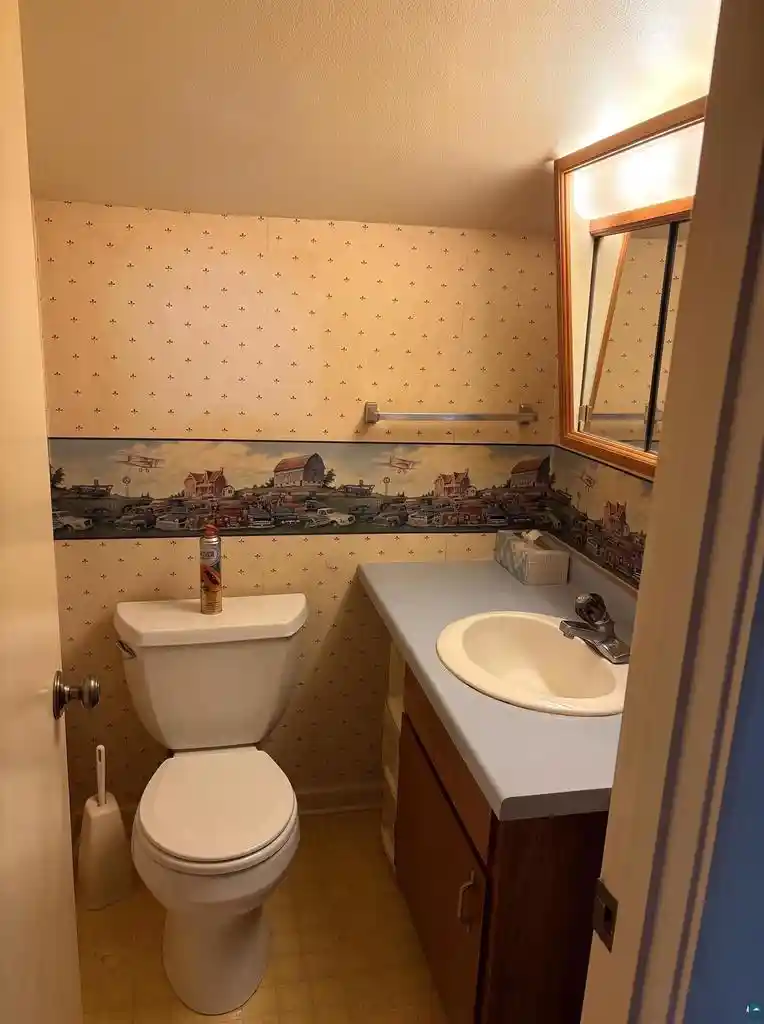 Photo 4 of Single family home for sale at 517 17th Avenue W, Ashland, WI 54806 | MLS# 6128324 | Listing updated on 2026-10-05