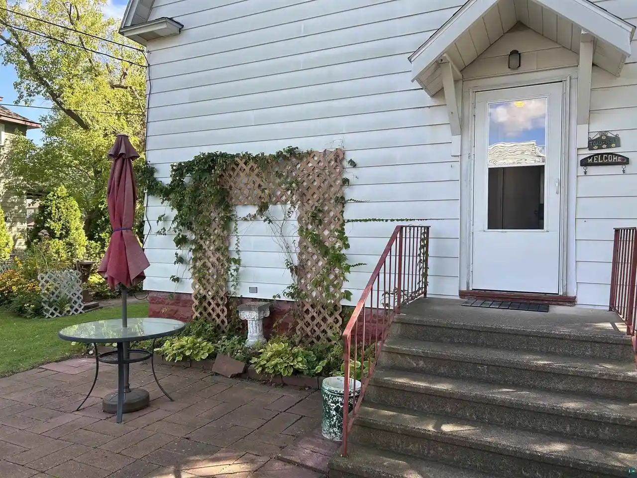 Photo 2 of Sale Pending at 2441 Ogden Ave, Superior, WI 54880 | MLS# 6127973 | Listing updated on 2026-10-05