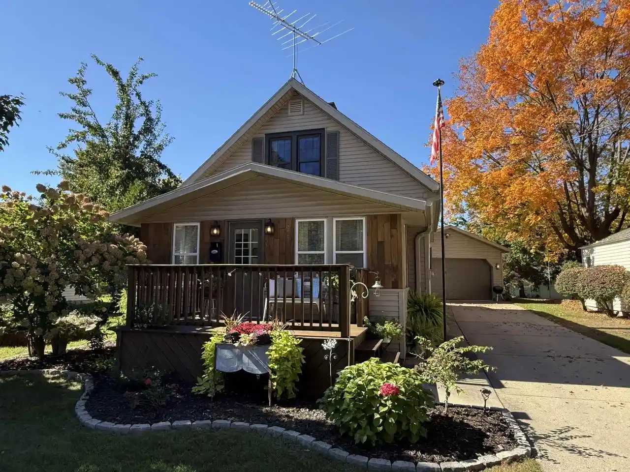 Single family home for sale at 911 S Evergreen St, Shawano, WI 54166 | MLS# 50333781