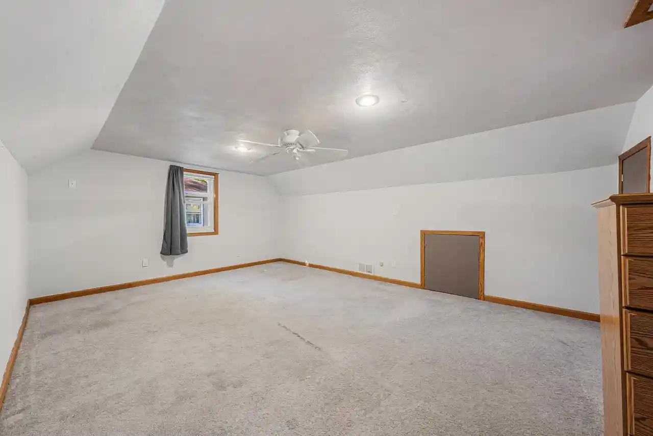 Photo 3 of Single family home for sale at 1015 W Hawes St, Appleton, WI 54914 | MLS# 50333783 | Listing updated on 2026-10-07