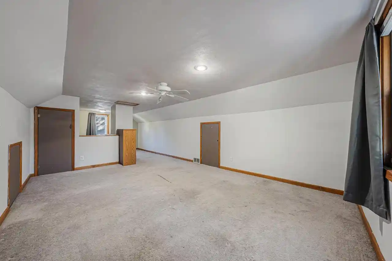 Photo 4 of Single family home for sale at 1015 W Hawes St, Appleton, WI 54914 | MLS# 50333783 | Listing updated on 2026-10-07