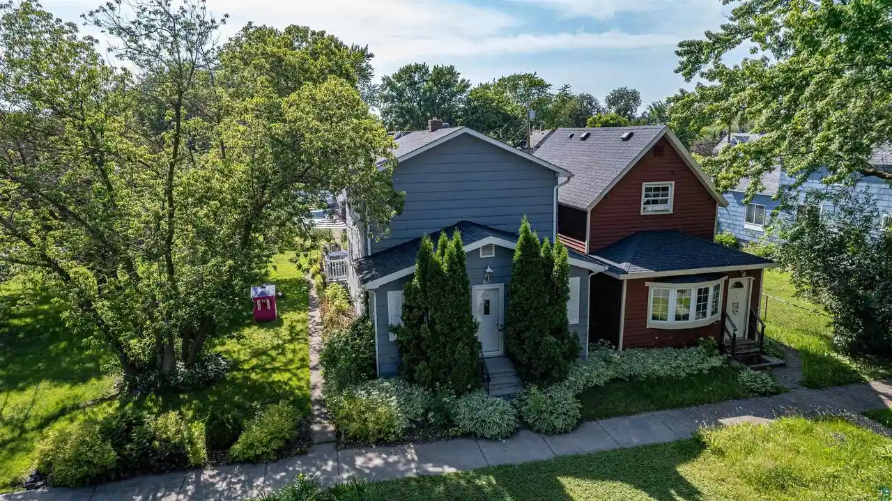 Photo 1 of Single family home for sale at 2021 Ohio Ave, Superior, WI 54880 | MLS# 6128058 | Listing updated on 2026-10-05