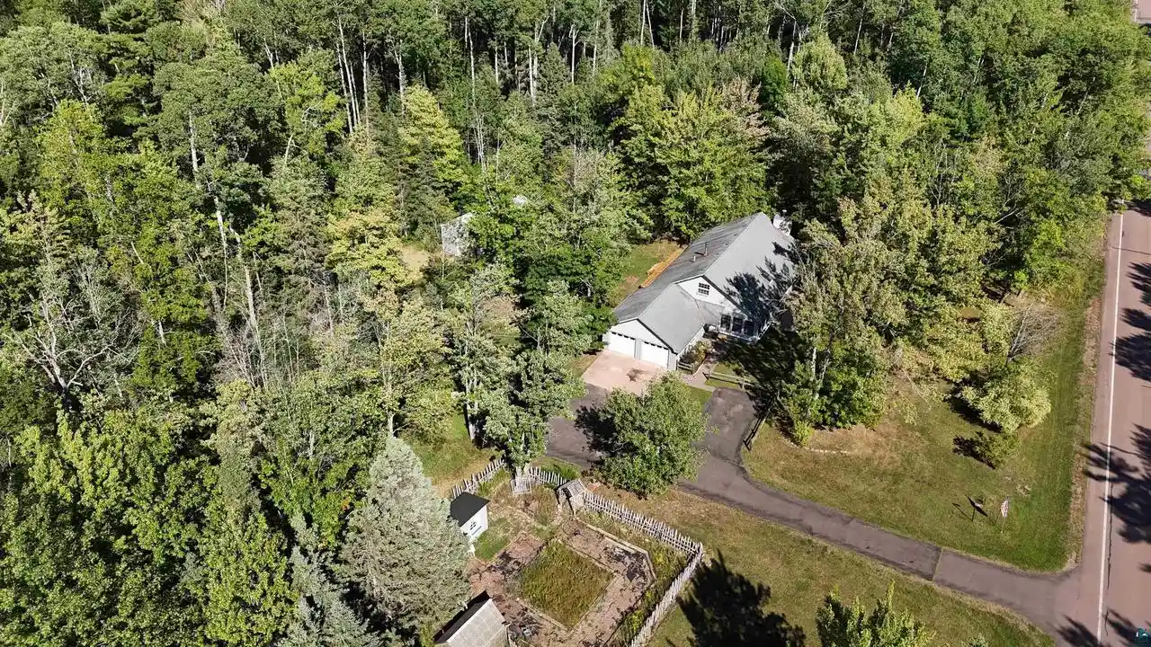 Photo 4 of Single family home for sale at 870 Middle Rd, La Pointe, WI 54850 | MLS# 6127912 | Listing updated on 2026-10-05