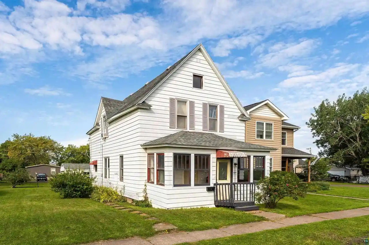 Photo 1 of Single family home for sale at 1805 Garfield Ave, Superior, WI 54880 | MLS# 6128003 | Listing updated on 2026-10-09