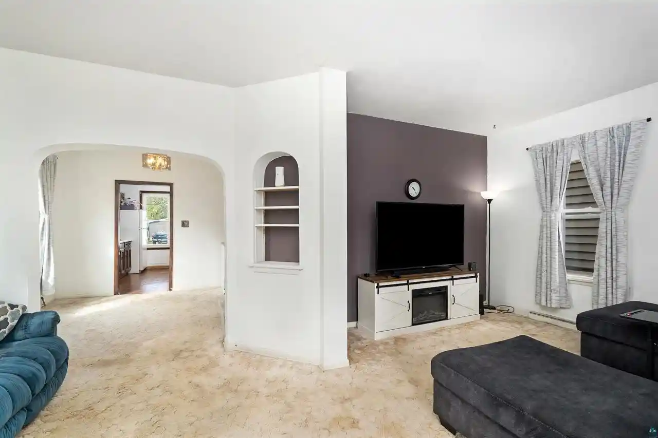 Photo 3 of Single family home for sale at 1805 Garfield Ave, Superior, WI 54880 | MLS# 6128003 | Listing updated on 2026-10-09