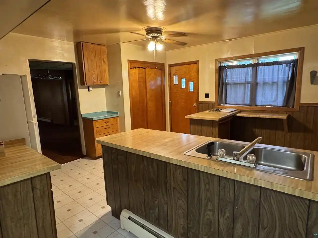 Photo 2 of Single family home for sale at 1611 Washington Ave, Superior, WI 54880 | MLS# 6128049 | Listing updated on 2026-10-06
