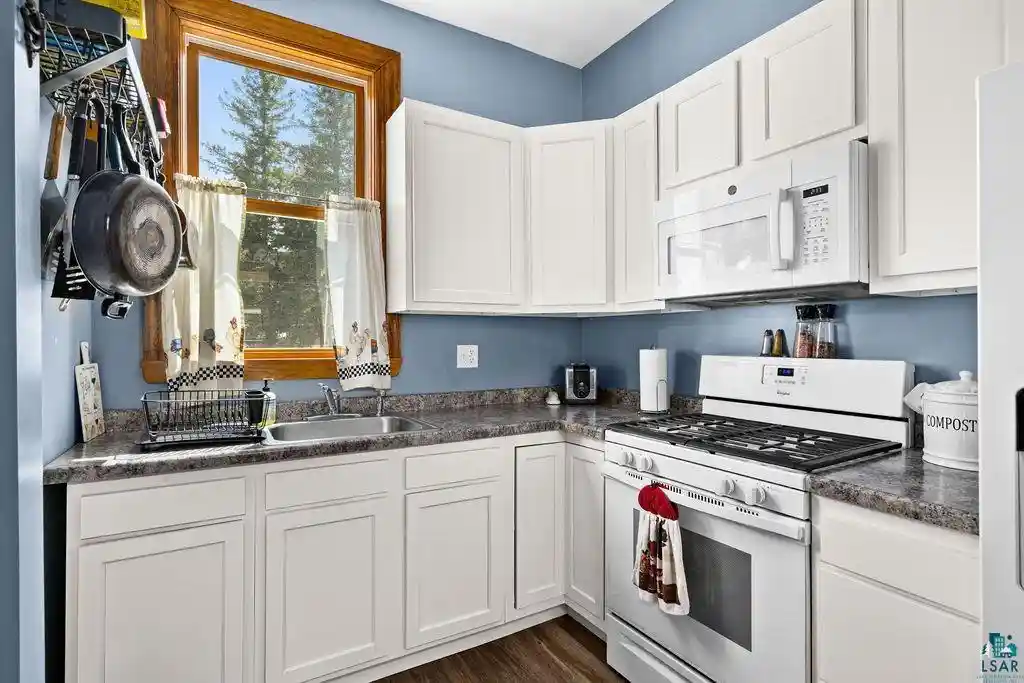 Photo 3 of Single family home for sale at 1211 Weeks Ave, Superior, WI 54880 | MLS# 6128196 | Listing updated on 2026-10-05