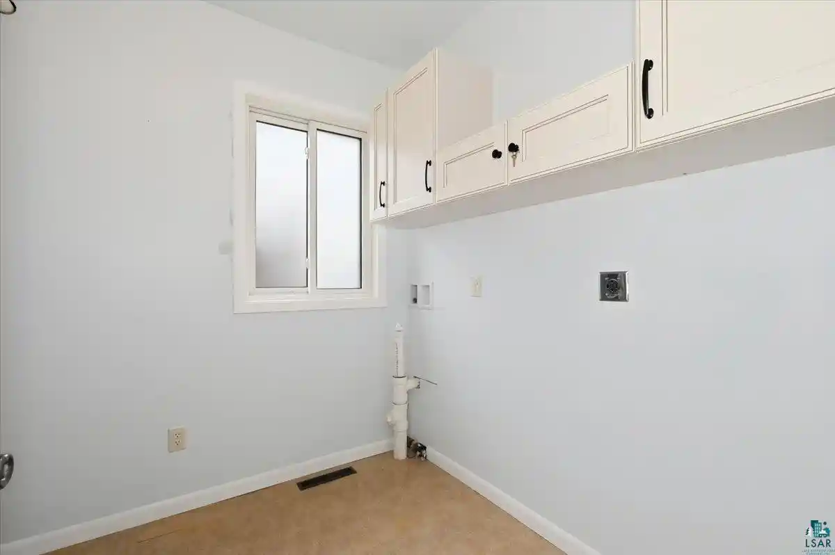 Photo 2 of Sale Pending at 1616 Iowa Ave, Superior, WI 54880 | MLS# 6127966 | Listing updated on 2026-10-05