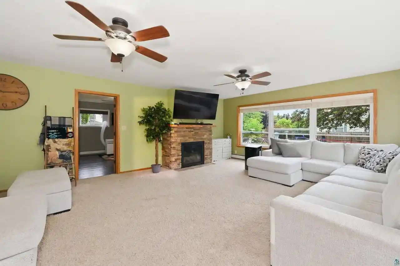 Photo 4 of Single family home for sale at 1002 Catlin Ave, Superior, WI 54880 | MLS# 6128075 | Listing updated on 2026-10-05