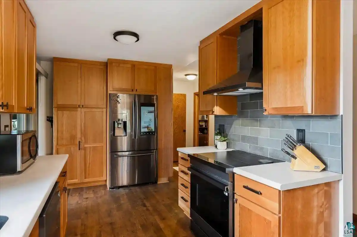 Photo 3 of Single family home for sale at 2010 E 10th Street, Superior, WI 54880 | MLS# 6128076 | Listing updated on 2026-10-05